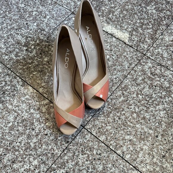 Womens ALDO 8.5 heels - Picture 1 of 2